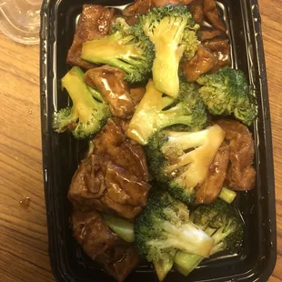 Tofu and broccoli