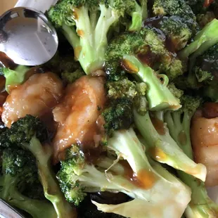 Shrimp with broccoli