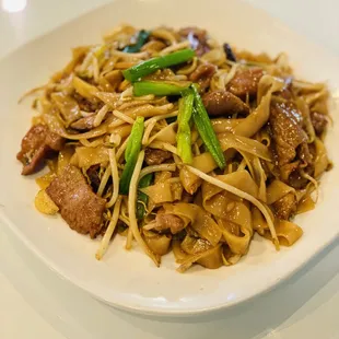 Stir-Fried Beef Flat Rice Noodle