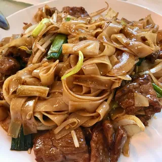 Beef Chow Fen (Flat Rice Noodle)