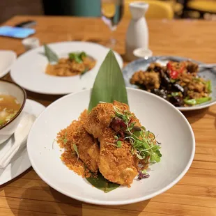 Crispy fried chicken wings