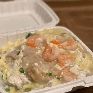Gravy Style Shrimp w/Scramble Egg Chow Fun