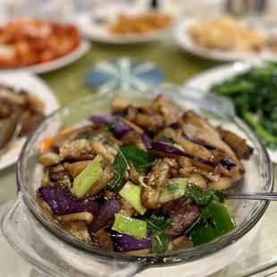 a bowl of stir fried vegetables