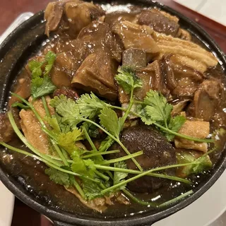 Braised Lamb Stew with Dried Bean Curd Clay Pot/