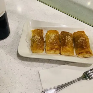 D17. BBQ Pork Puff (4pcs), crispy outside stuffed with savory BBQ pork. Soooo fresh!