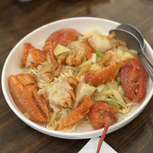 D48. Lobster w/E Fu Noodle