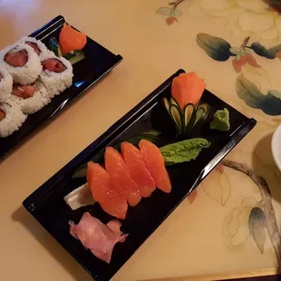 Spicy Tuna roll with fresh Salmon sashimi