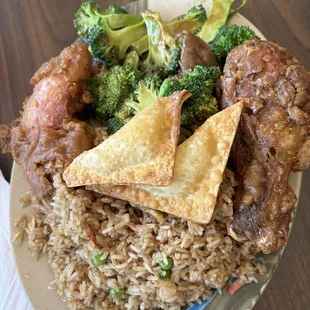 food, chicken wings and fried chicken