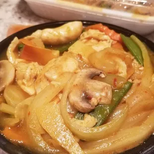 Curry Chicken with Onions, WoW! I havent had my upper-lip and eyelids sweat from eating, since being stationed in Guam! spicy &amp; flavorful!