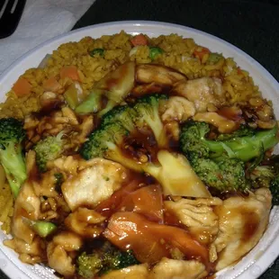 Lunch chicken and broccoli