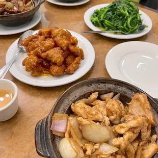 35. Chicken Clay Pot with Mushroom and Chinese Sausage