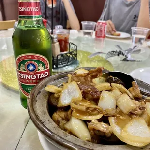 Frog legs, mushroom and Chinese sausage hot pot