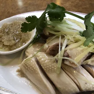 109. Steamed Supreme Chicken with Ginger (half) ()