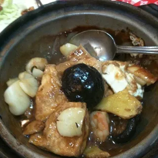26. Seafood Clay Pot