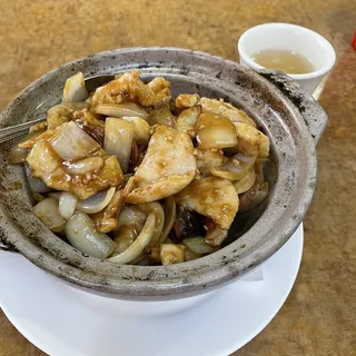 35. Chicken Clay Pot