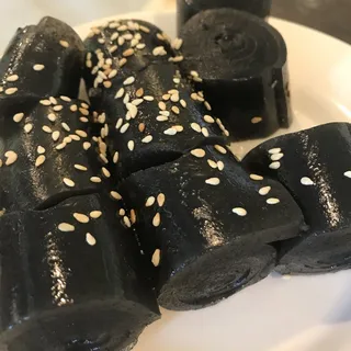 Mochi with Black Sesame Paste (4 pieces)