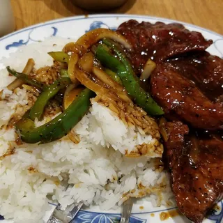 Black Pepper Beef on Rice