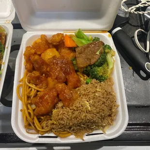 4 piece broccoli and 2 beef of Beef with Broccoli