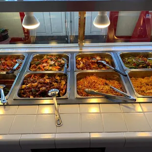 Spicy beef broccoli beef jalapeños chicken mashroom chicken kungpao chicken green beans chicken fried rice chow mein