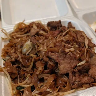 Beef chow fun