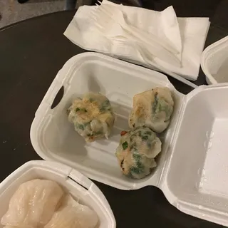 Steamed Shrimp and Chive Dumplings