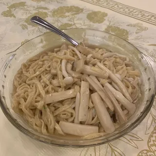 E Fu Noodle with Mushrooms