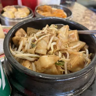 Pan Fried Noodle with Chicken