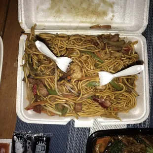 House Special Lo Mein