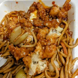 General Tso Chicken Lunch Special.