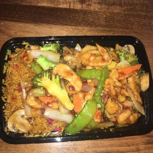 Chicken with Garlic Sauce - combination platter size