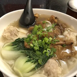 Beef stomach ? with wonton rice noodles soup