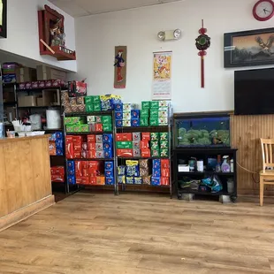 the inside of a chinese restaurant