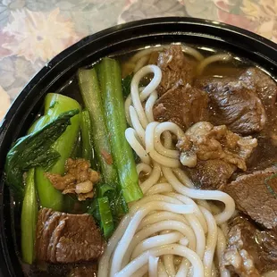 Lai fun soup with stewed beef