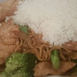 #20 Dinner Combo - Chicken Lo Mein with White Rice