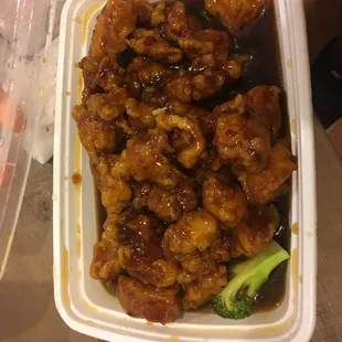 chicken and broccoli in sauce