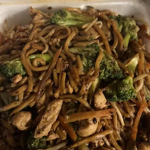 Lo Mein with Meat and added broccoli- SO GOOD!