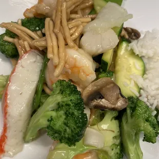 S15. Seafood &quot;Pan Fried&quot; Noodles