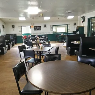 sushi and sashimi, interior