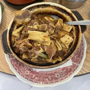 Oxtail clay pot