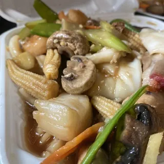 Stuffed Bean Curd with Assorted Meats Clay Pot