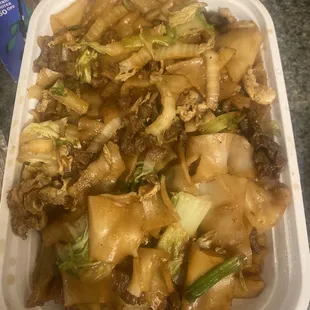 Beef Chow Fun light sauce