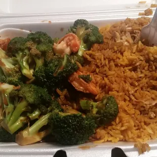 Shrimp and broccoli lunch special