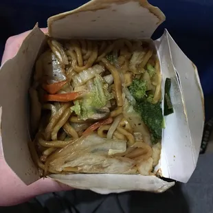 Vegetable lo mein