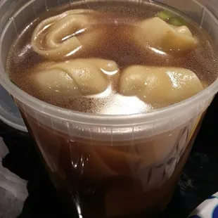 A quart of wonton soup