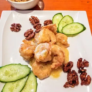 Prawns with Walnuts in Mayonnaise Sauce