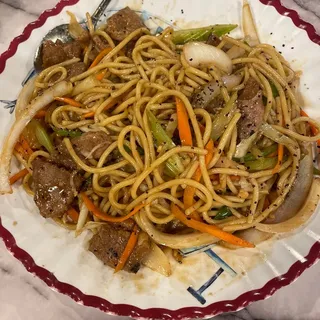 19. Stir Fried Beef Spaghetti with Black Pepper