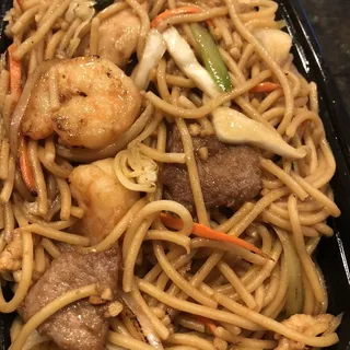 7. Combination Lo Mein