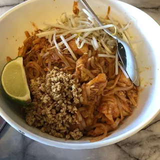 3. Chicken Pad Thai