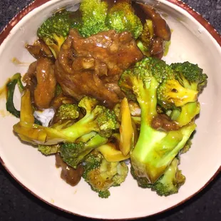 Lots of broccoli in my beef &amp; broccoli. Good for me.