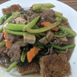 Beef Oyster Sauce Chow Mein Lunch Special